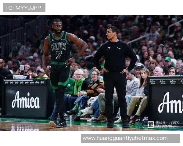 马祖拉称赞杰伦布朗在严密防守中展现出色表现并给予他充分自由发挥空间